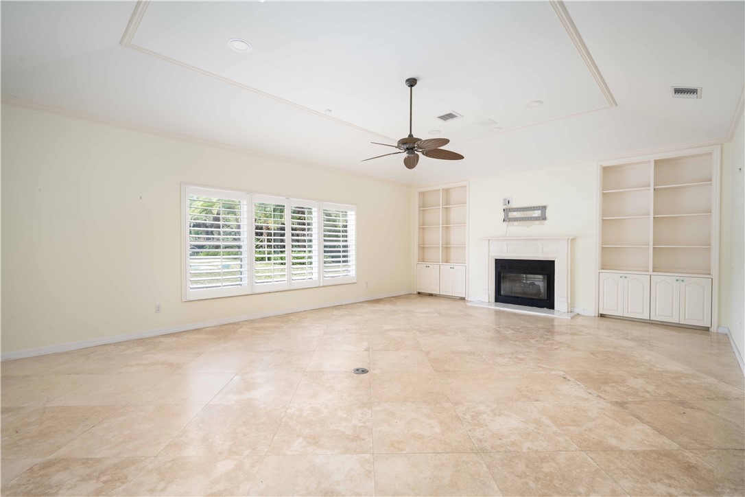 5880 Clubhouse Drive