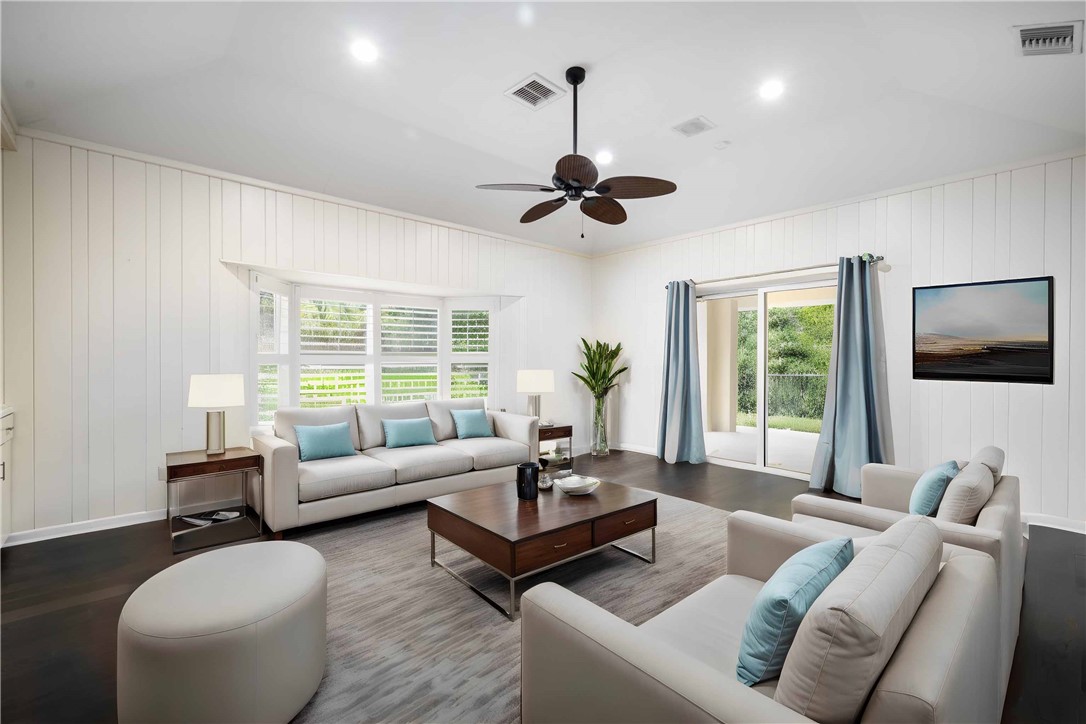 5880 Clubhouse Drive