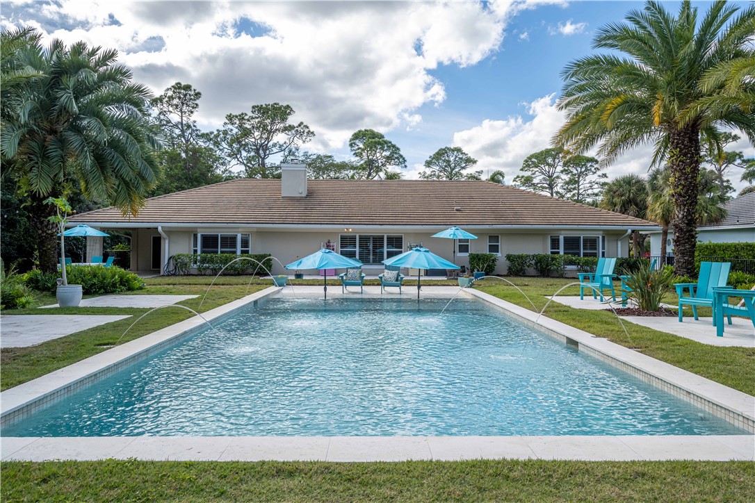 5880 Clubhouse Drive