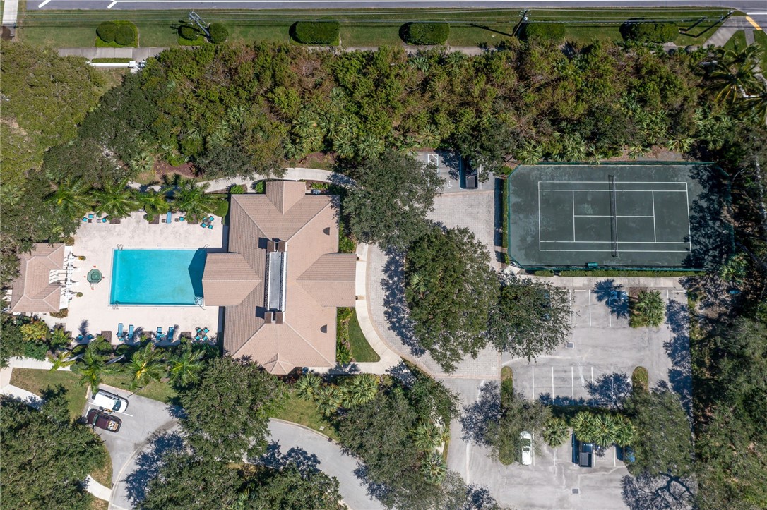 701 N Swim Club Drive 3B