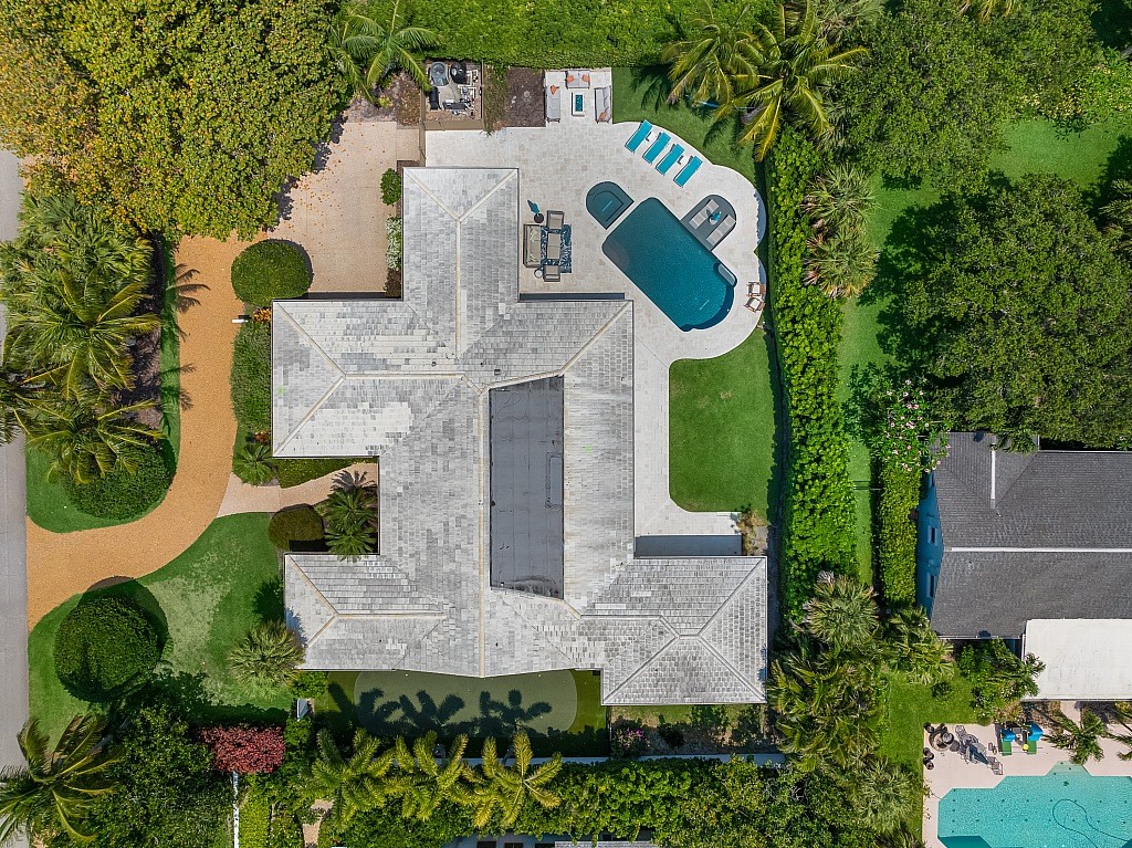 986 Seagrape Lane
