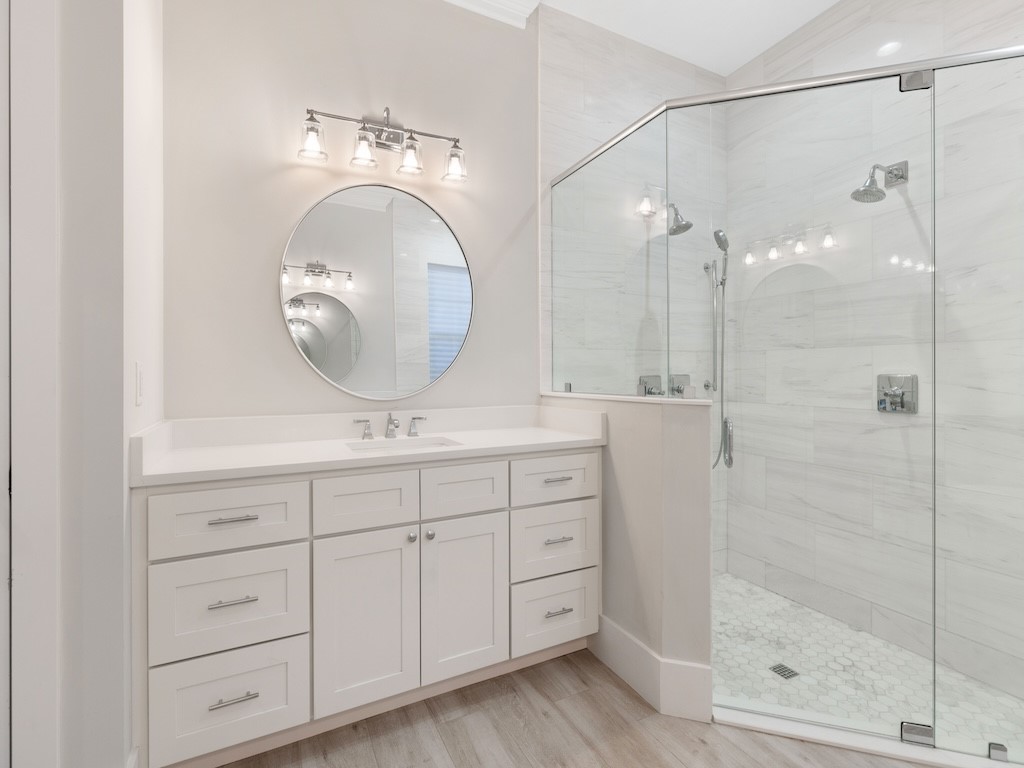 1618 W Sandpointe Place