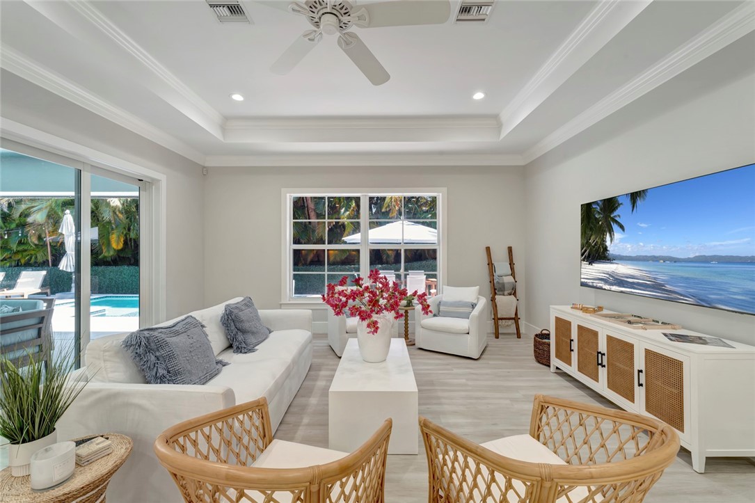 1618 W Sandpointe Place