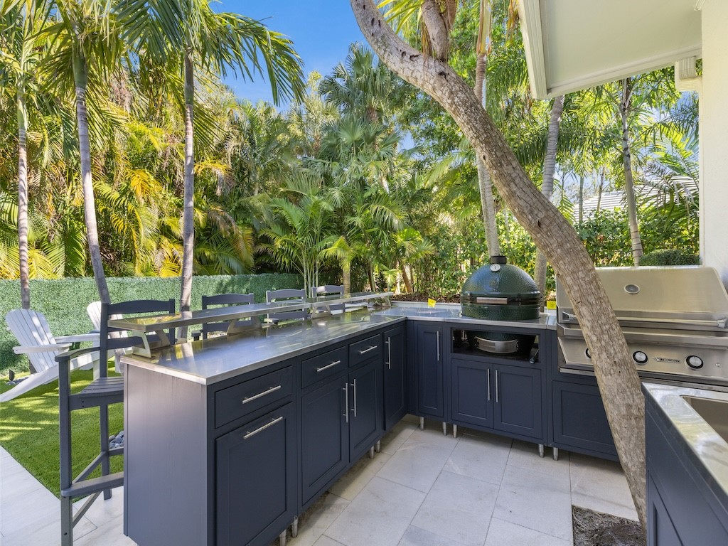 1618 W Sandpointe Place