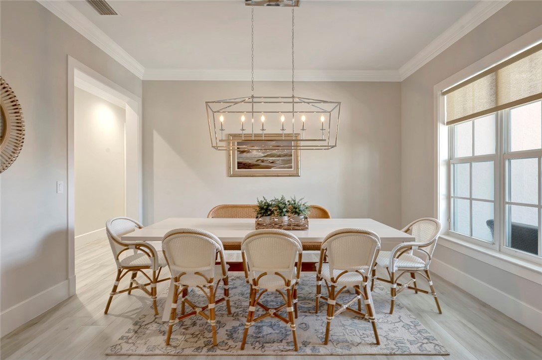 1618 W Sandpointe Place