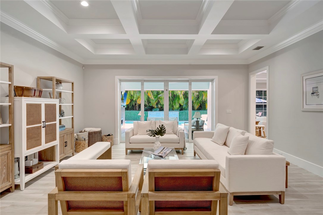 1618 W Sandpointe Place