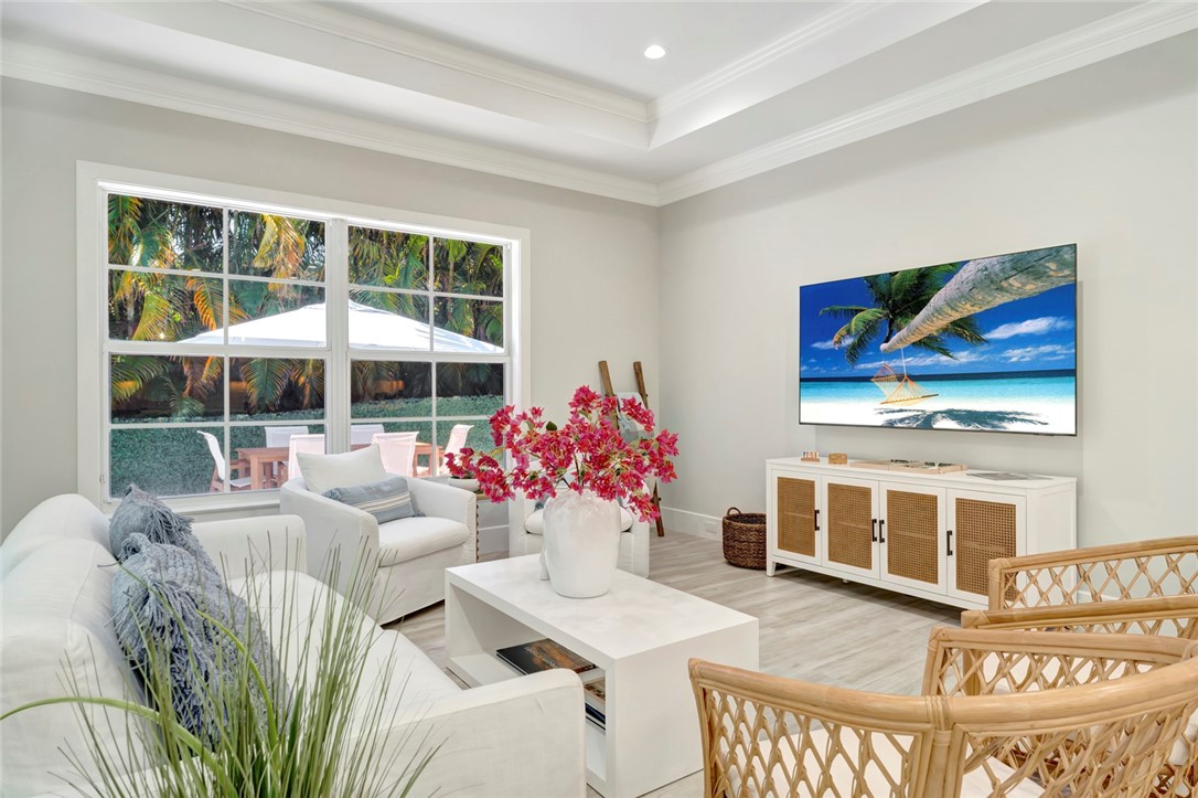 1618 W Sandpointe Place