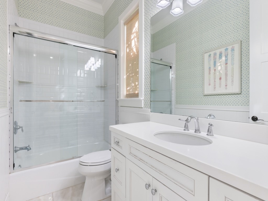 1618 W Sandpointe Place