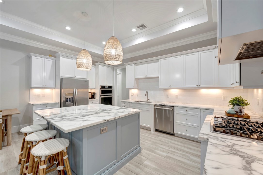 1618 W Sandpointe Place