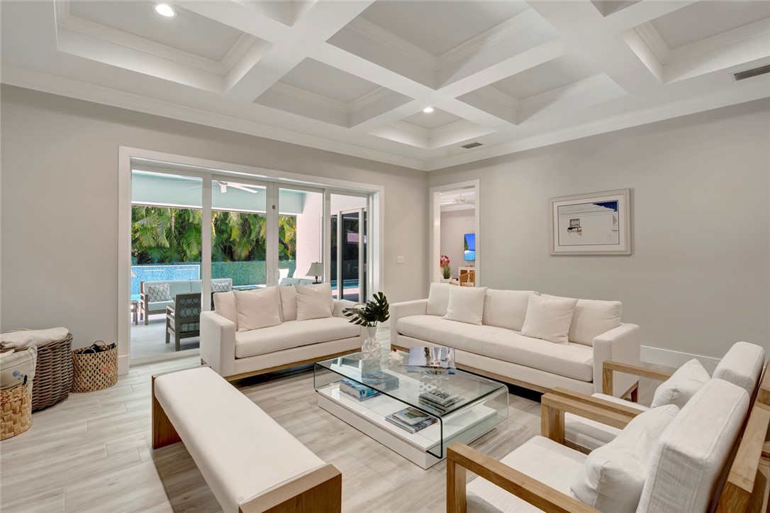 1618 W Sandpointe Place