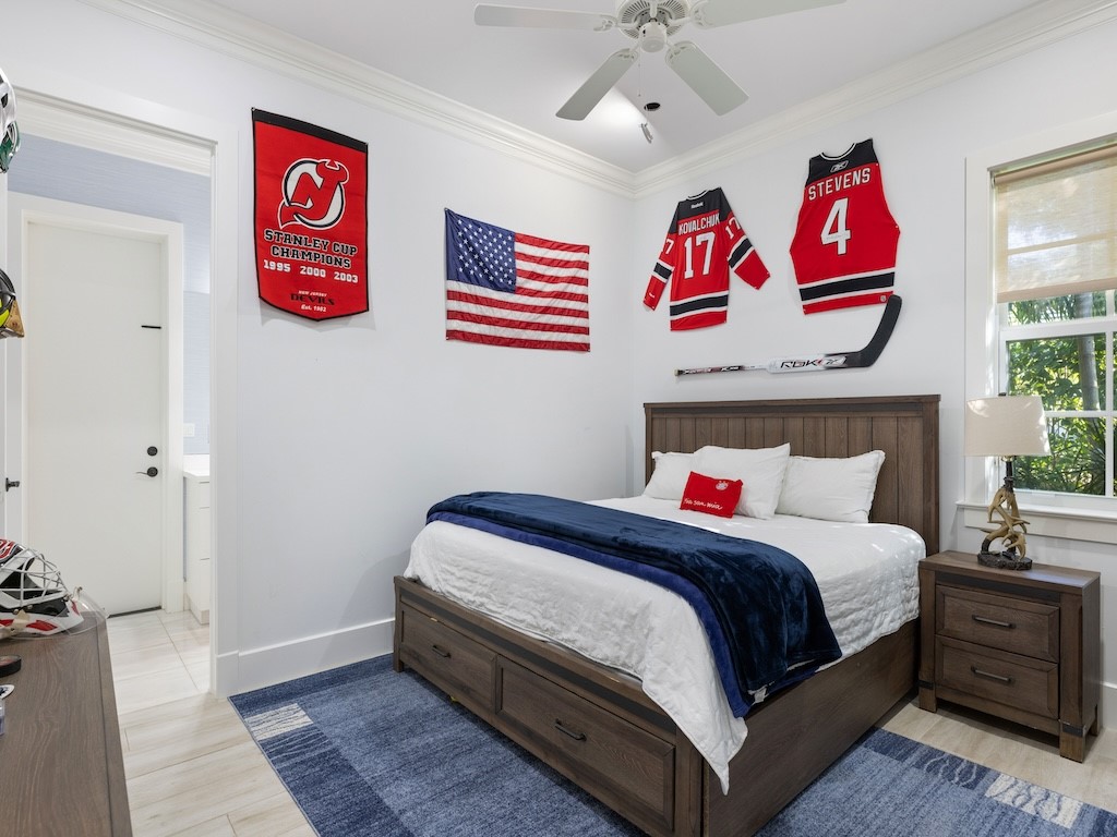 1618 W Sandpointe Place