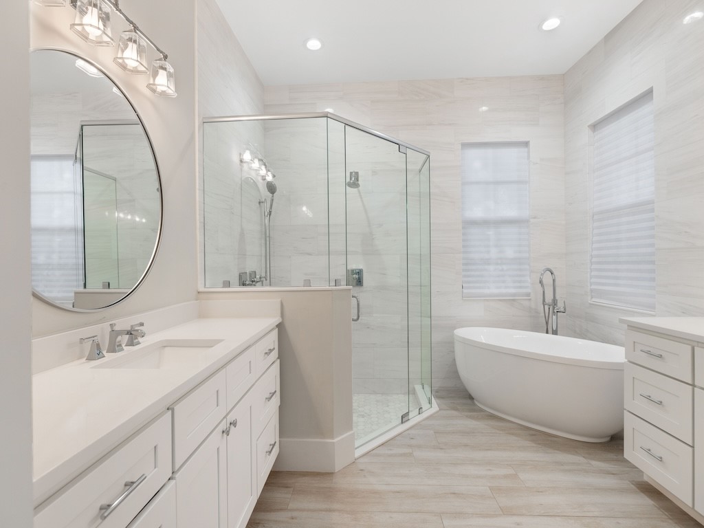 1618 W Sandpointe Place