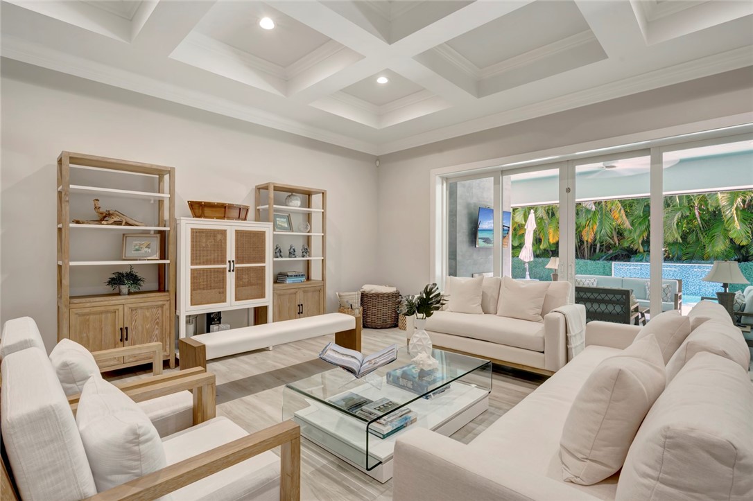 1618 W Sandpointe Place