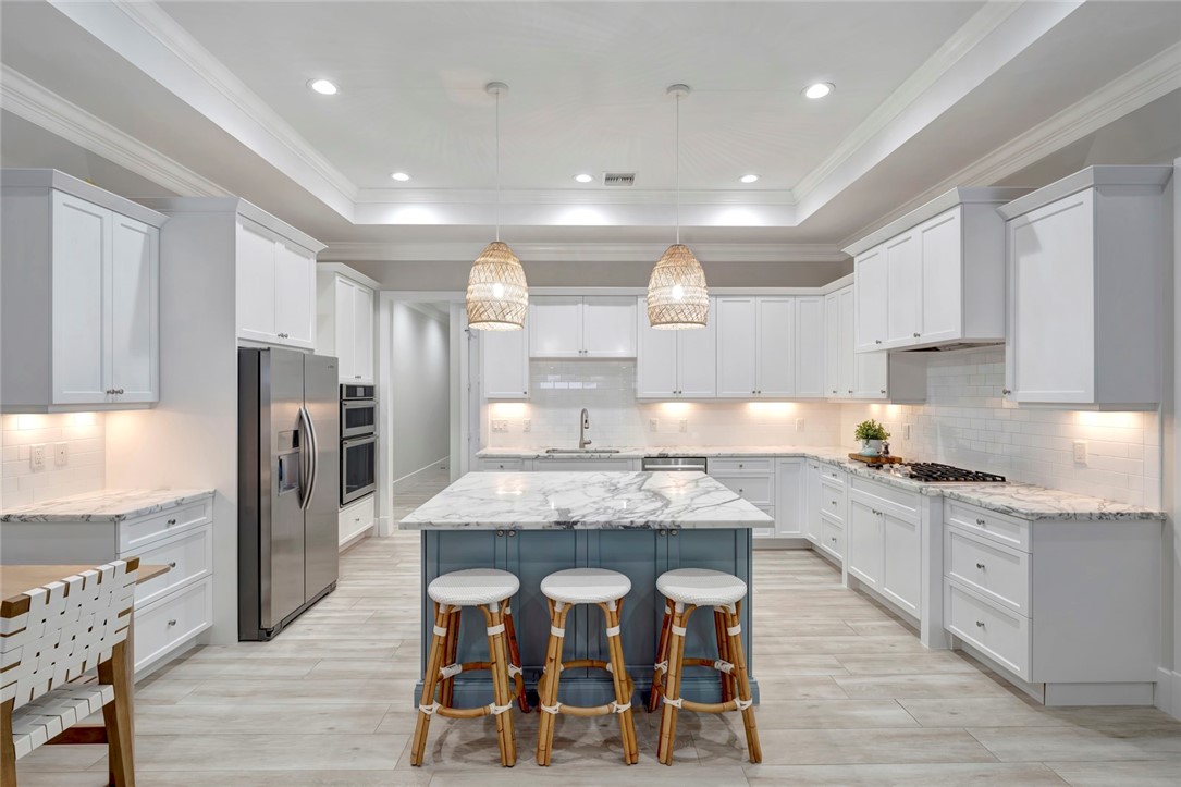 1618 W Sandpointe Place