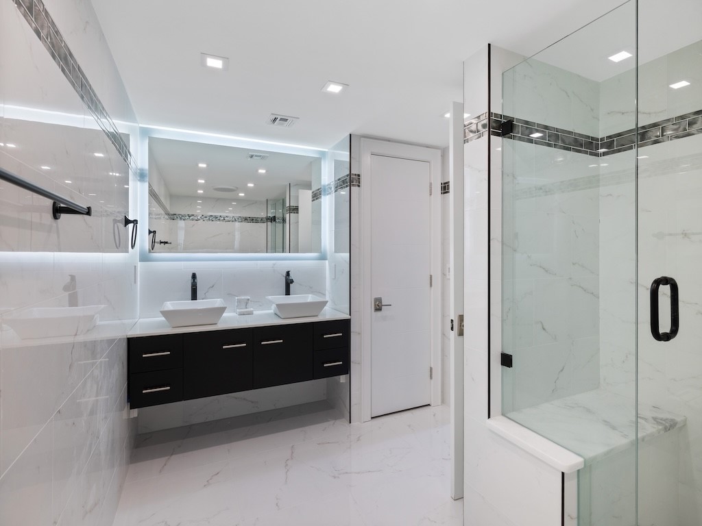 1825 Mooringline Drive 3AB