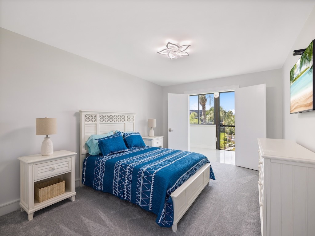 1825 Mooringline Drive 3AB