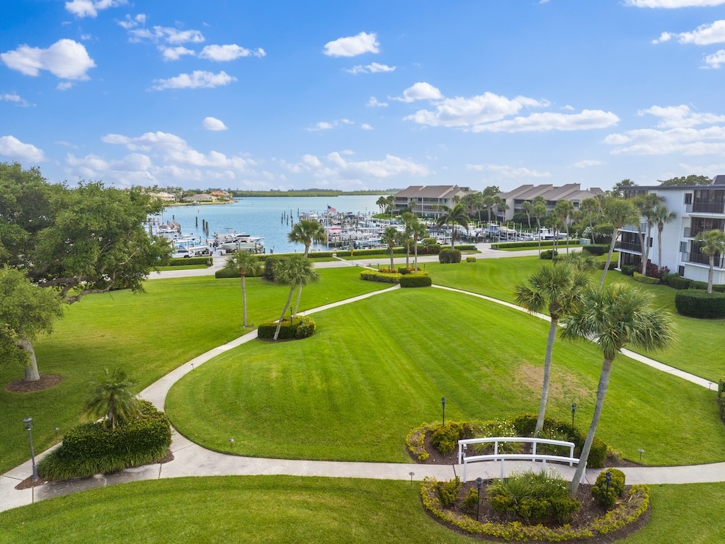 1825 Mooringline Drive 3AB