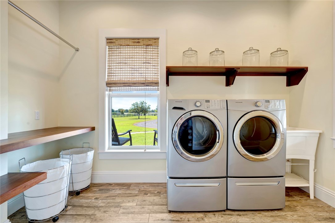 7350 Andrews Place SW