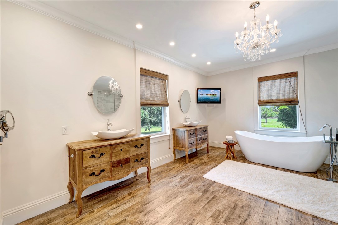 7350 Andrews Place SW