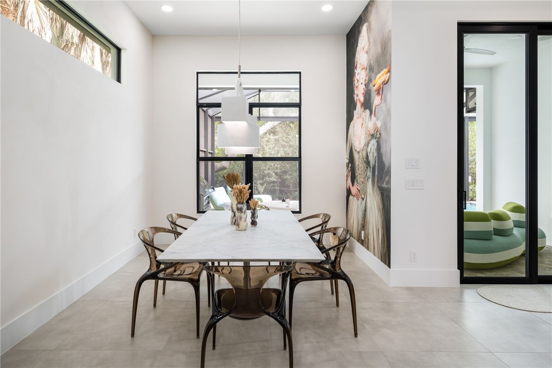 1930 Frosted Turquoise Way