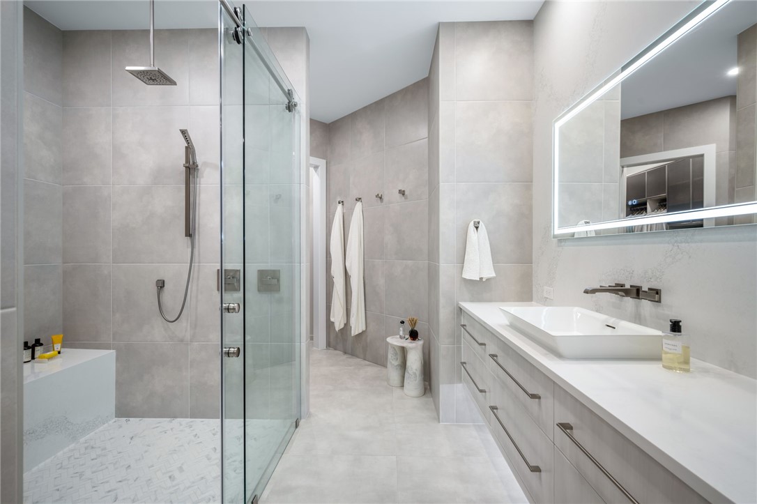 1930 Frosted Turquoise Way