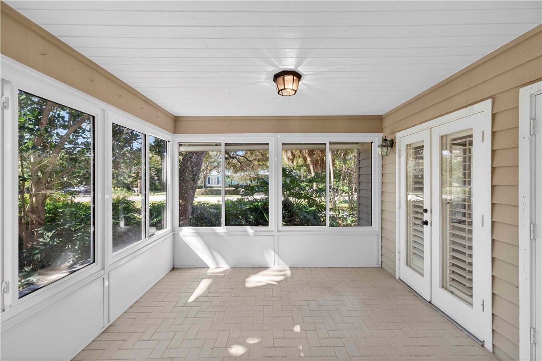 950 Winding River Road