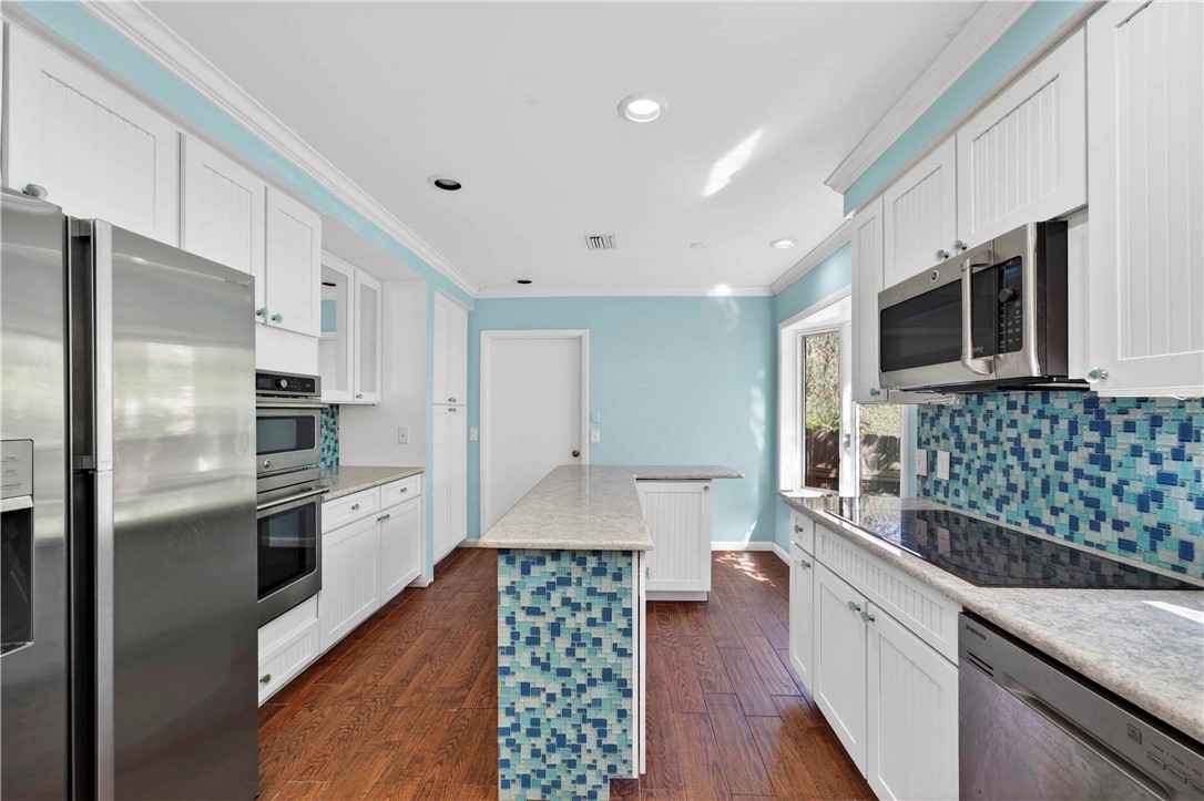 950 Winding River Road