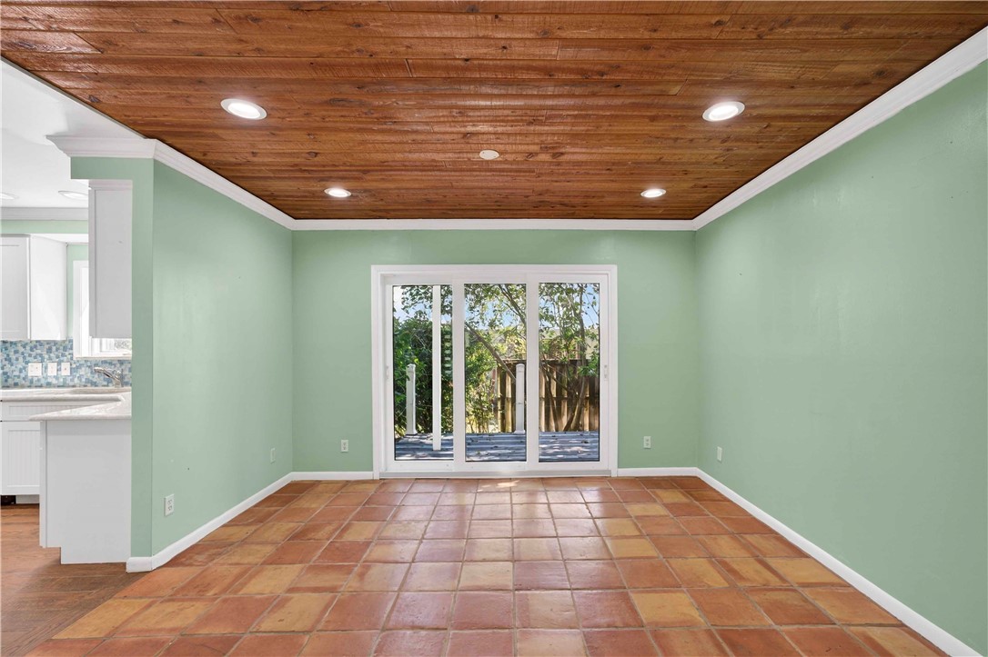 950 Winding River Road