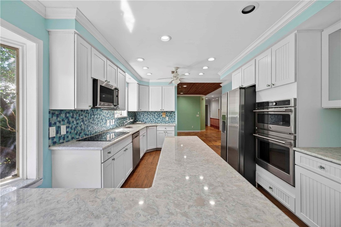 950 Winding River Road