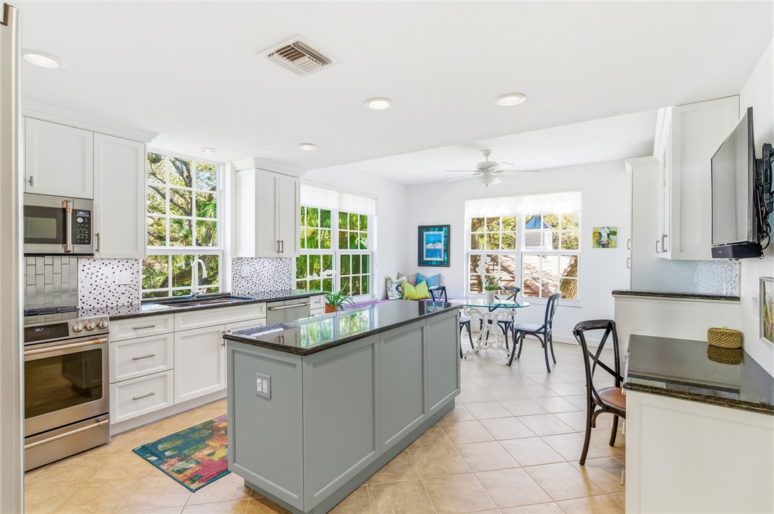 200 Sable Oak Lane 204