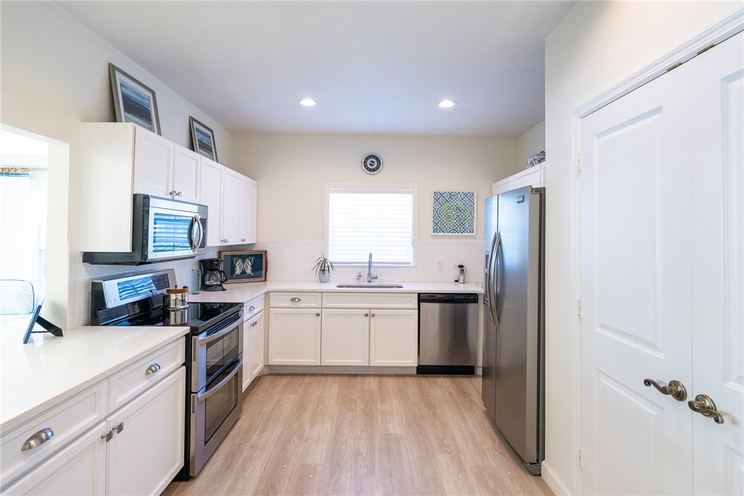 200 Sable Oak Lane 204