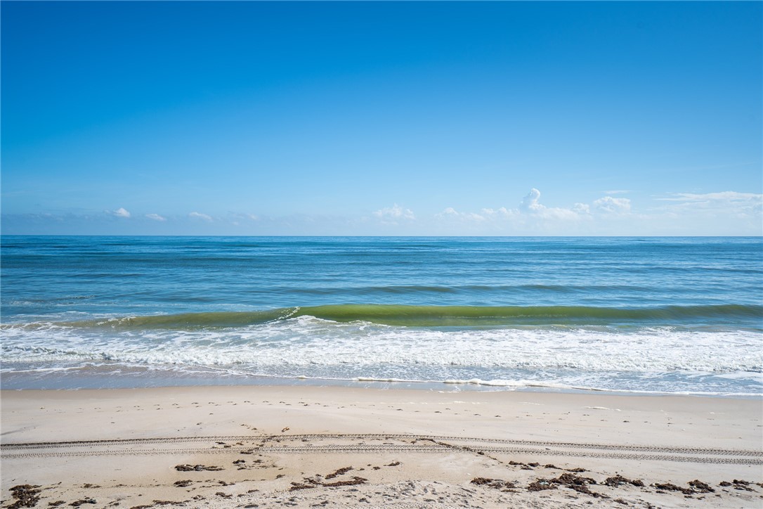 200 Sable Oak Lane 204