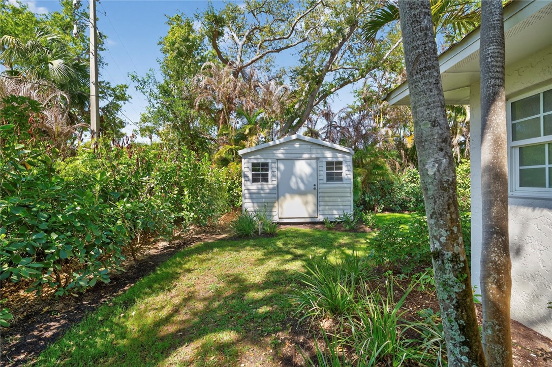 706 Hibiscus Lane