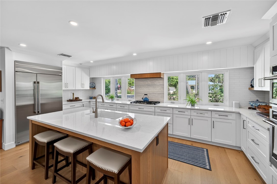 706 Hibiscus Lane
