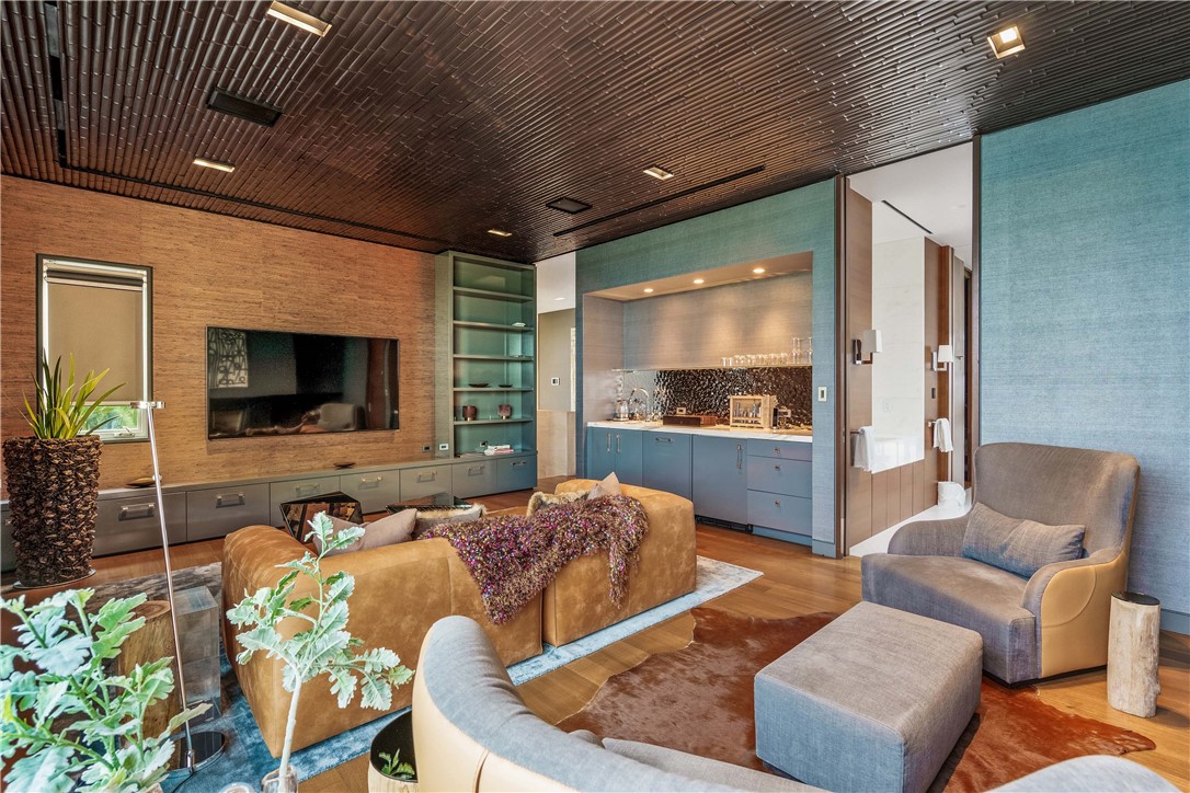 3700 Ocean Drive
