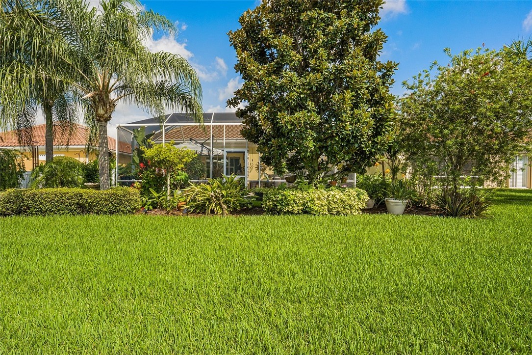 5186 Eleuthra Circle