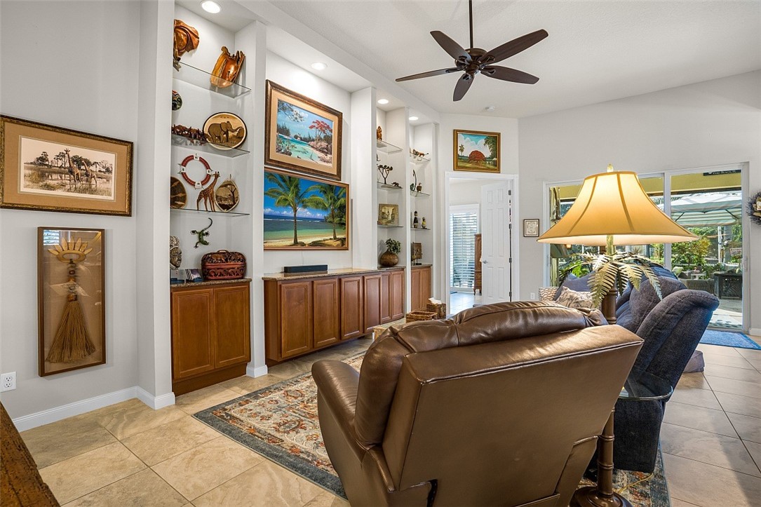 5186 Eleuthra Circle
