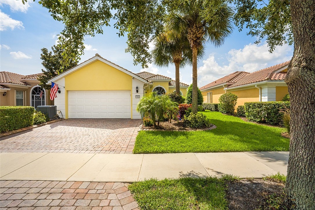 5186 Eleuthra Circle