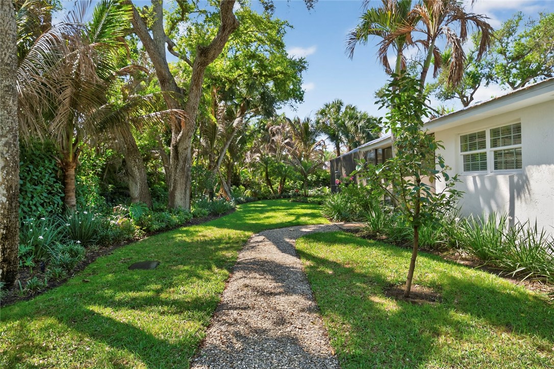 706 Hibiscus Lane