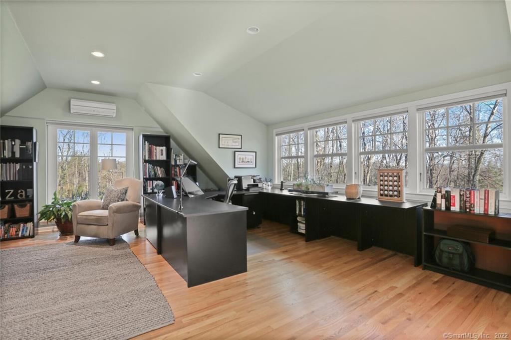 25 Sturges Ridge Road