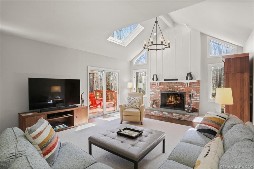 25 Sturges Ridge Road