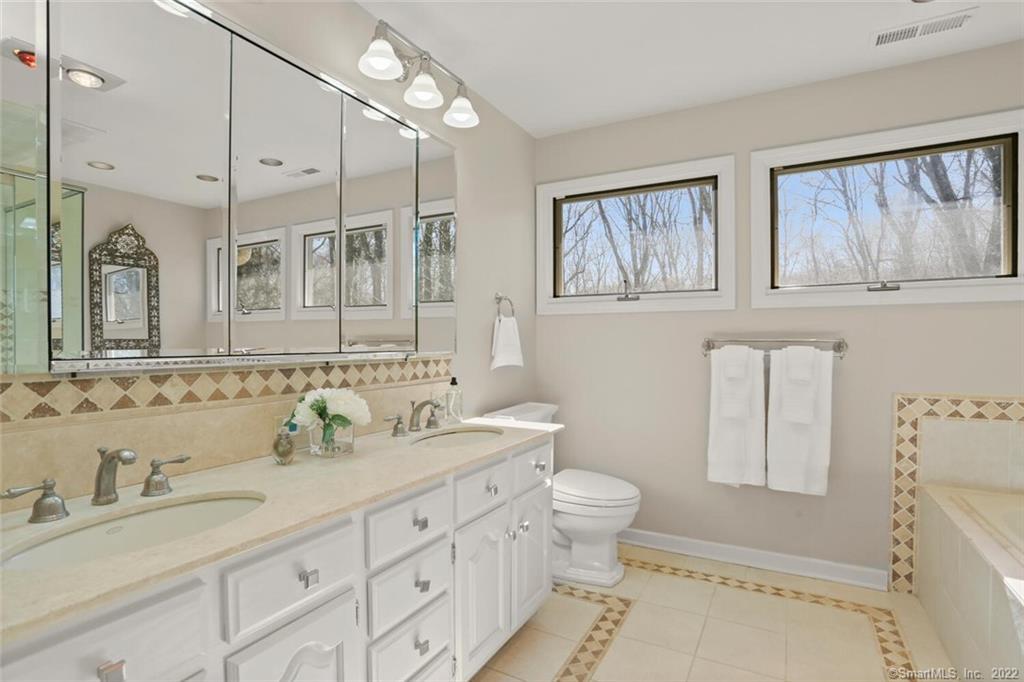 25 Sturges Ridge Road