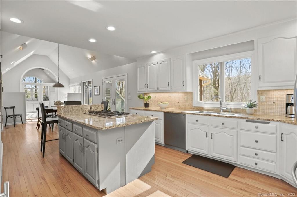 25 Sturges Ridge Road