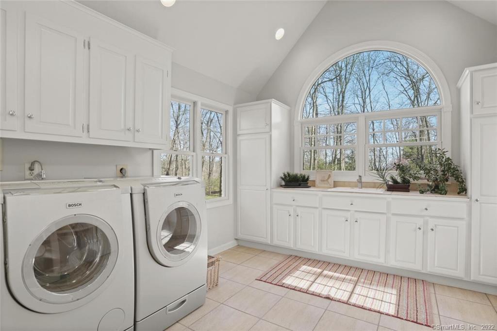 25 Sturges Ridge Road