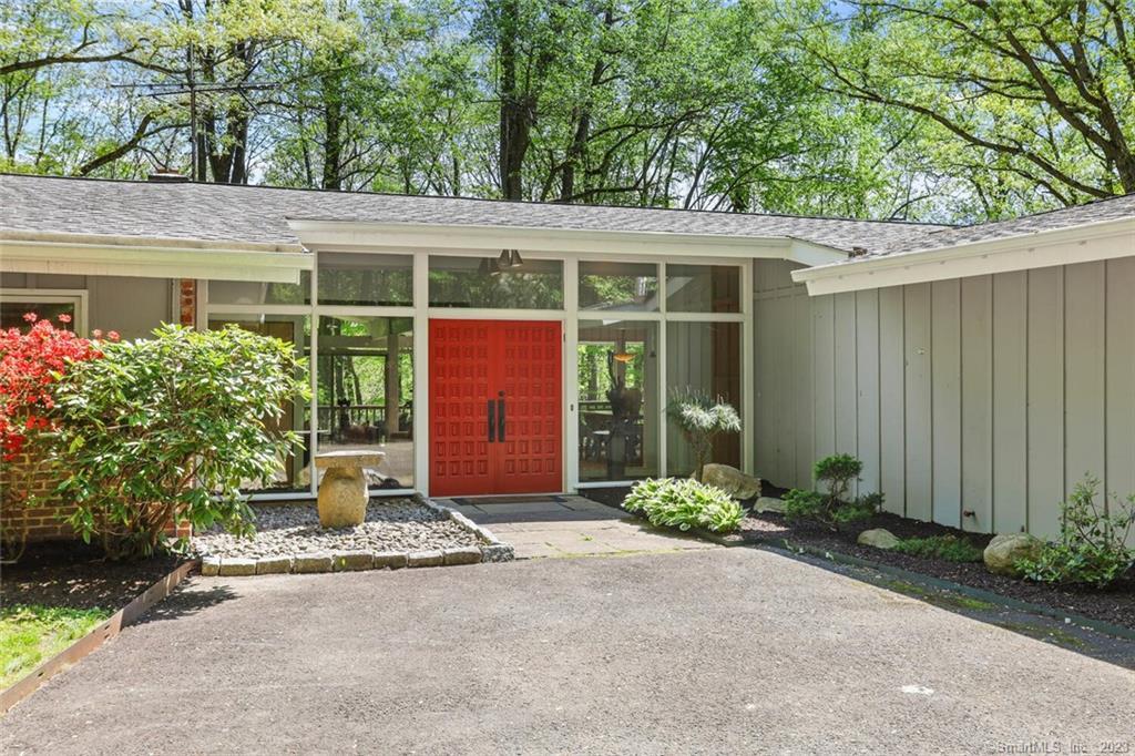 90 Signal Hill Road