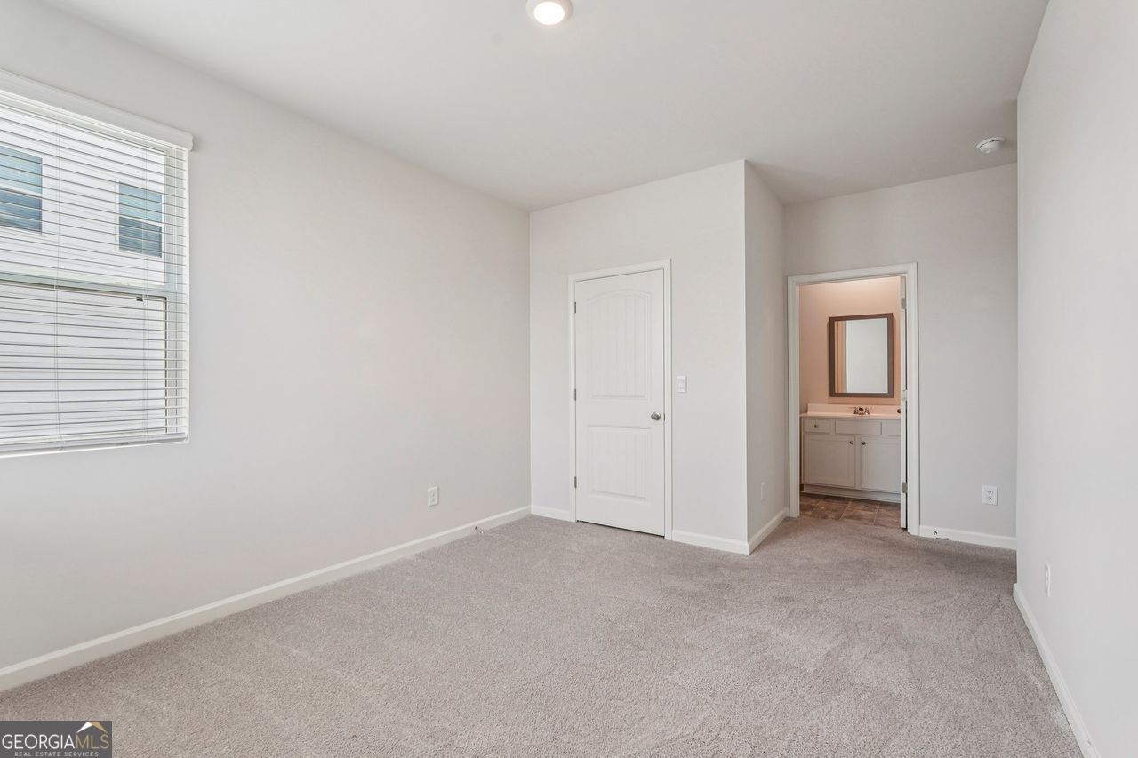 4270 OAKHURST Drive