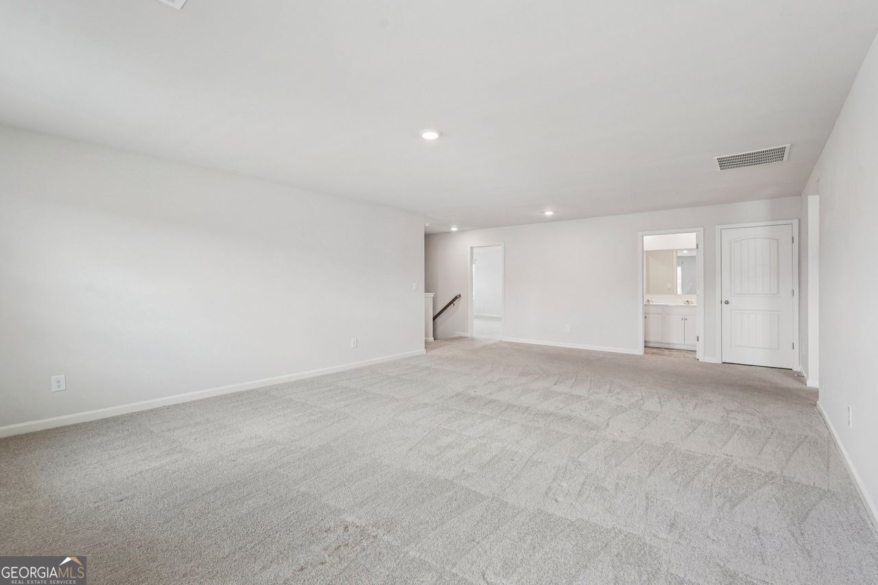 4270 OAKHURST Drive