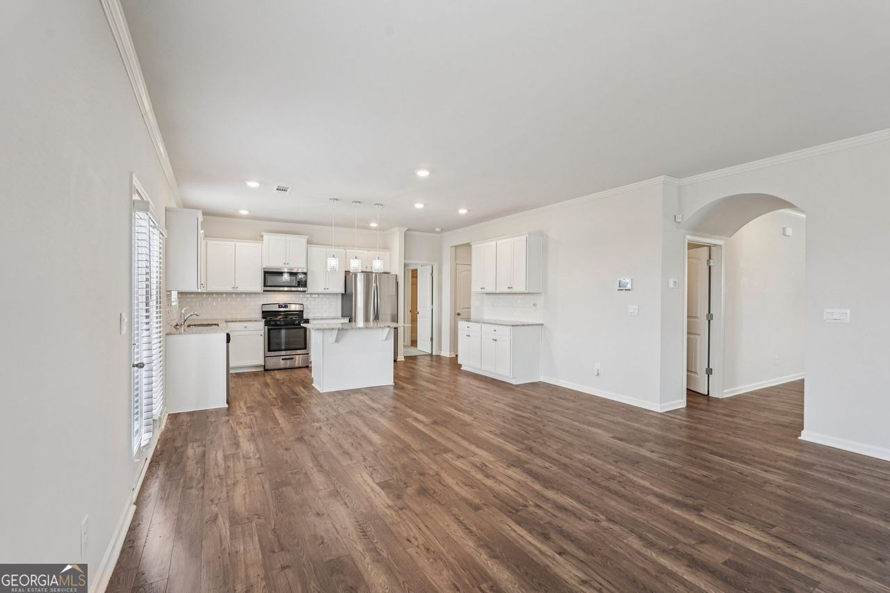 4270 OAKHURST Drive