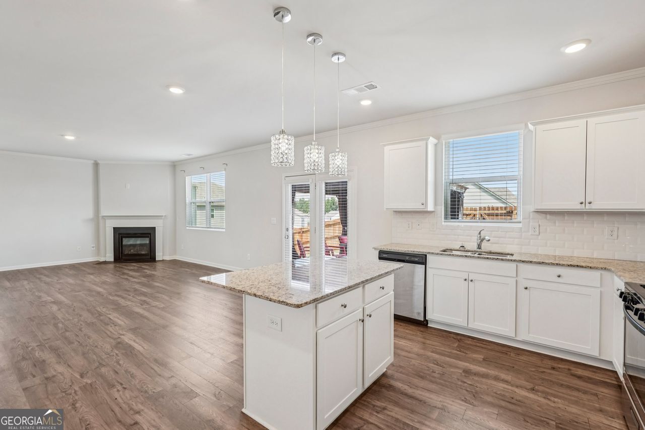 4270 OAKHURST Drive
