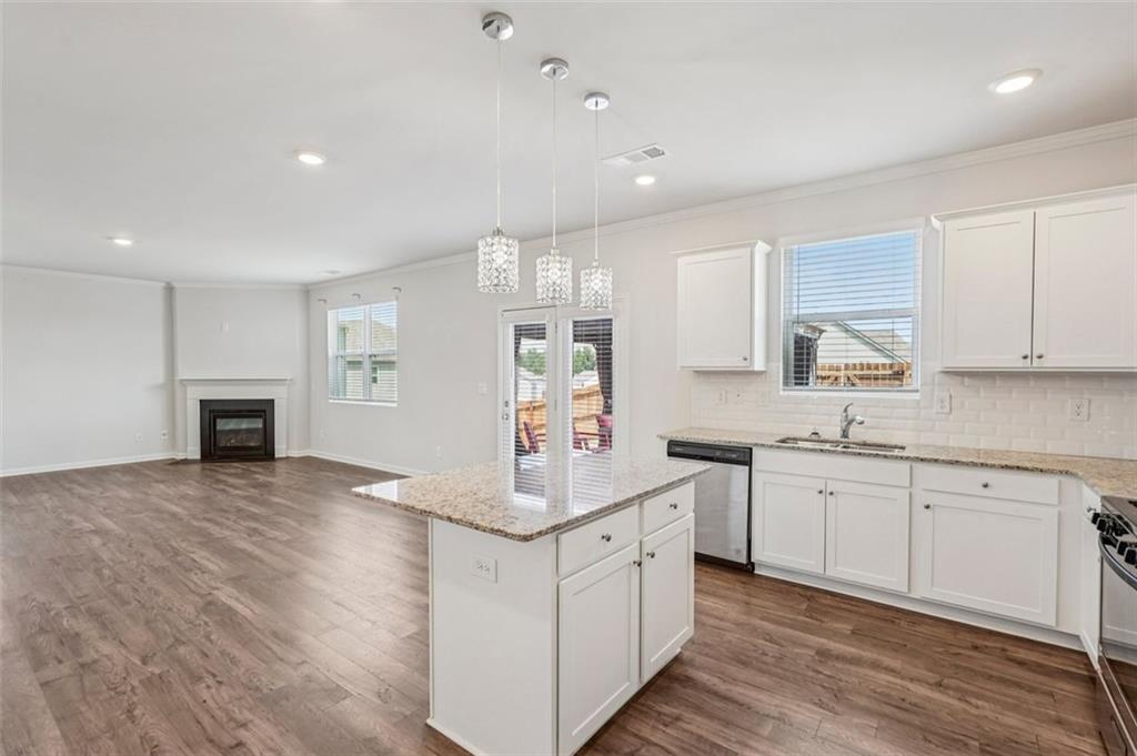 4270 OAKHURST Drive